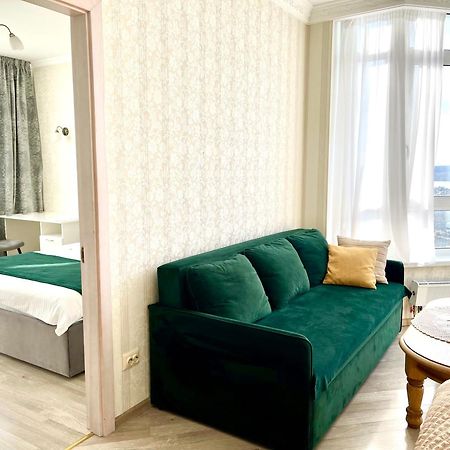 Apartments With Dnipro View Киев Екстериор снимка