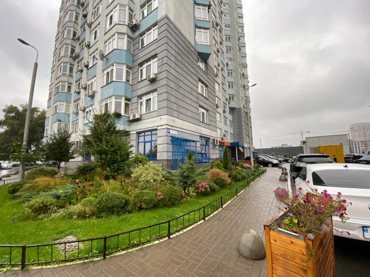 Apartments With Dnipro View Киев Екстериор снимка