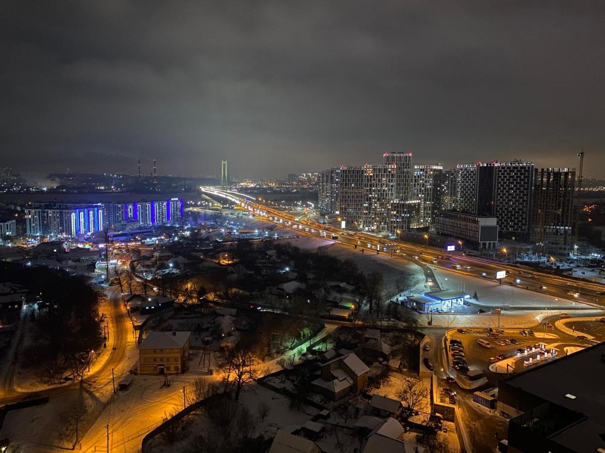 Apartments With Dnipro View Киев Екстериор снимка