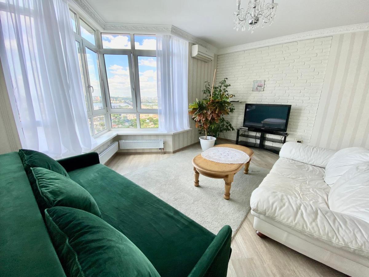 Apartments With Dnipro View Киев Екстериор снимка